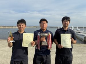 表彰されたグッドホールディングスセーリングチーム